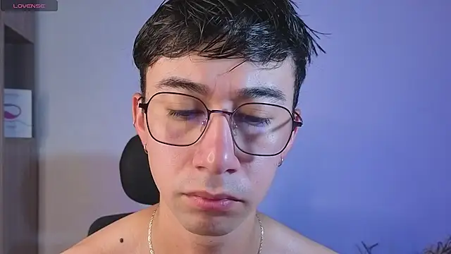 Snapshot of cameron_cum chatting on November 12, 2025, 11:03 am cameron cum online show from November 12, 2025, 11:03 am