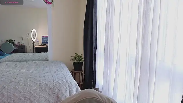 Snapshot of cameron_cum chatting on December 5, 2025, 11:53 am cameron cum online show from December 5, 2025, 11:53 am