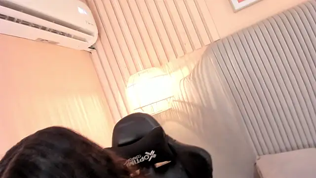 Snapshot of samyriverss chatting on December 4, 2025, 5:23 pm samyriverss online show from December 4, 2025, 5:23 pm