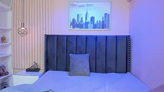 viiolett lee online show from February 1, 2026, 9:02 pm