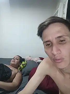 Milfvalesk online show from June 17, 2026, 7:57 pm