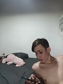 Milfvalesk online show from May 7, 2026, 11:24 am