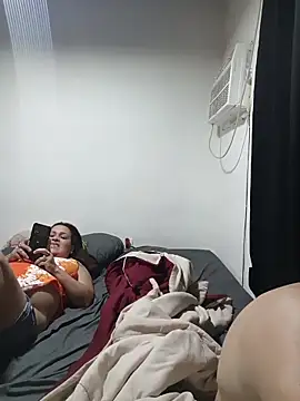 Milfvalesk online show from June 14, 2026, 8:43 pm