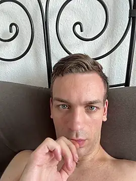 Snapshot of nickdtr chatting on July 2, 2026, 8:31 am nickdtr online show from July 2, 2026, 8:31 am