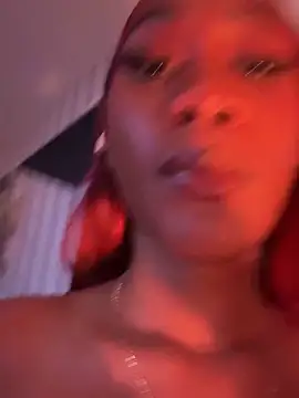 Snapshot of vayoleen chatting on March 8, 2026, 12:38 am vayoleen online show from March 8, 2026, 12:38 am