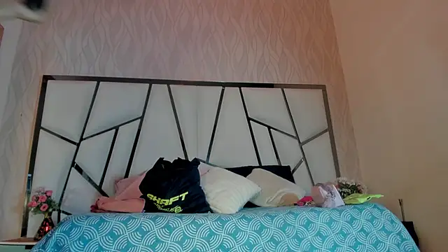 Victoriaa millers online show from October 20, 2025, 7:14 pm