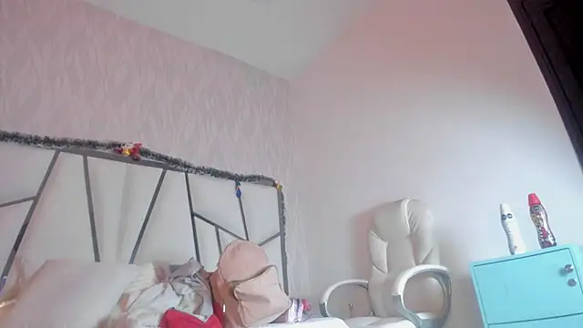 Snapshot of Victoriaa_millers chatting on November 24, 2025, 7:14 pm Victoriaa millers online show from November 24, 2025, 7:14 pm