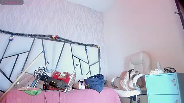 Snapshot of Victoriaa_millers chatting on December 2, 2025, 7:37 pm Victoriaa millers online show from December 2, 2025, 7:37 pm