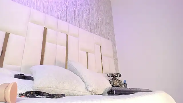 Snapshot of Victoriaa_millers chatting on March 9, 2026, 7:17 pm Victoriaa millers online show from March 9, 2026, 7:17 pm