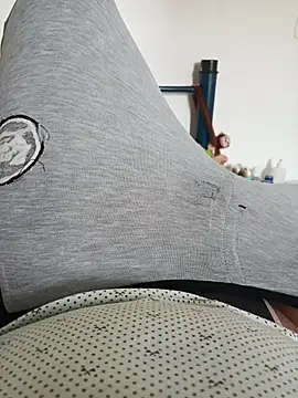 beautiful hands  online show from February 27, 2026, 3:23 pm