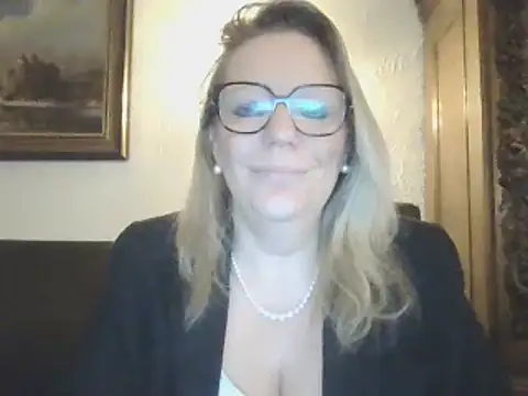 Snapshot of Silkesquirt chatting on January 24, 2025, 7:51 am Silkesquirt online show from January 24, 2025, 7:51 am