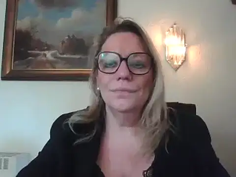 Snapshot of Silkesquirt chatting on January 13, 2025, 10:47 am Silkesquirt online show from January 13, 2025, 10:47 am