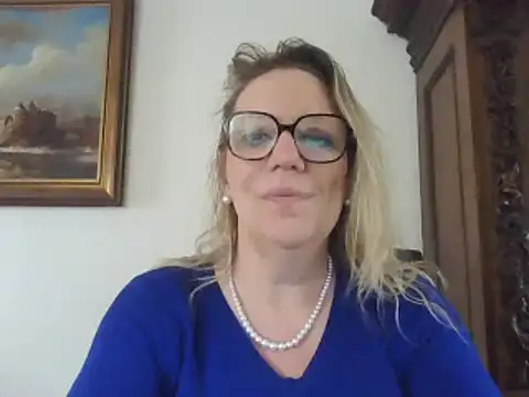 Snapshot of Silkesquirt chatting on February 21, 2025, 12:17 pm Silkesquirt online show from February 21, 2025, 12:17 pm