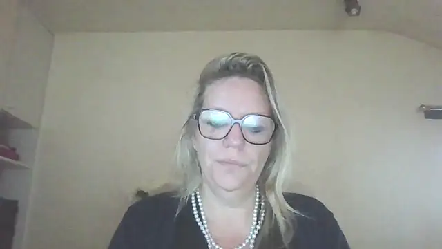 Snapshot of Silkesquirt chatting on September 23, 2025, 6:53 am Silkesquirt online show from September 23, 2025, 6:53 am