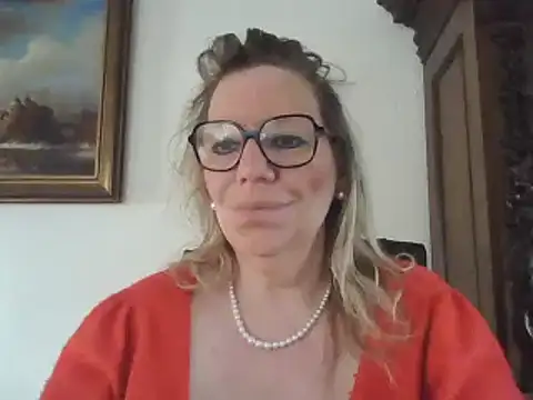 Snapshot of Silkesquirt chatting on February 14, 2025, 8:42 am Silkesquirt online show from February 14, 2025, 8:42 am