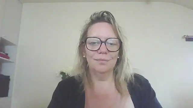 Snapshot of Silkesquirt chatting on September 21, 2025, 8:30 am Silkesquirt online show from September 21, 2025, 8:30 am