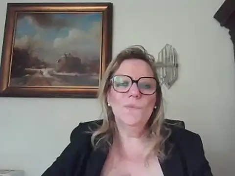 Snapshot of Silkesquirt chatting on January 13, 2025, 1:49 pm Silkesquirt online show from January 13, 2025, 1:49 pm