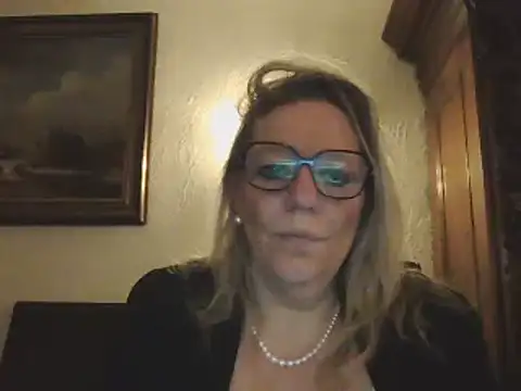 Snapshot of Silkesquirt chatting on January 23, 2025, 6:49 am Silkesquirt online show from January 23, 2025, 6:49 am