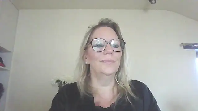Snapshot of Silkesquirt chatting on September 11, 2025, 7:19 am Silkesquirt online show from September 11, 2025, 7:19 am
