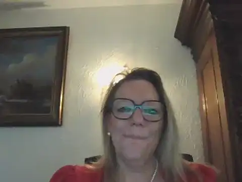 Snapshot of Silkesquirt chatting on February 12, 2025, 9:10 am Silkesquirt online show from February 12, 2025, 9:10 am
