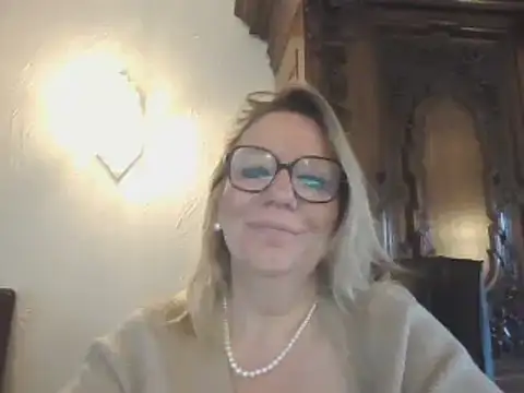 Snapshot of Silkesquirt chatting on January 7, 2025, 8:03 am Silkesquirt online show from January 7, 2025, 8:03 am