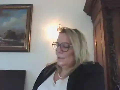 Snapshot of Silkesquirt chatting on January 21, 2025, 10:19 am Silkesquirt online show from January 21, 2025, 10:19 am