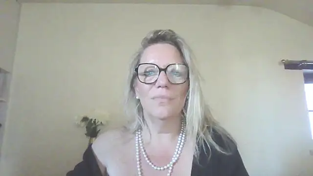 Snapshot of Silkesquirt chatting on September 10, 2025, 7:07 am Silkesquirt online show from September 10, 2025, 7:07 am