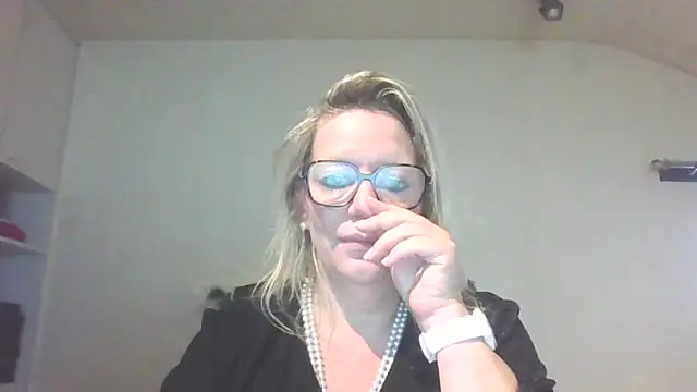 Snapshot of Silkesquirt chatting on September 18, 2025, 6:38 am Silkesquirt online show from September 18, 2025, 6:38 am