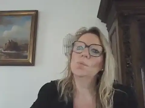 Snapshot of Silkesquirt chatting on December 3, 2024, 9:28 am Silkesquirt online show from December 3, 2024, 9:28 am