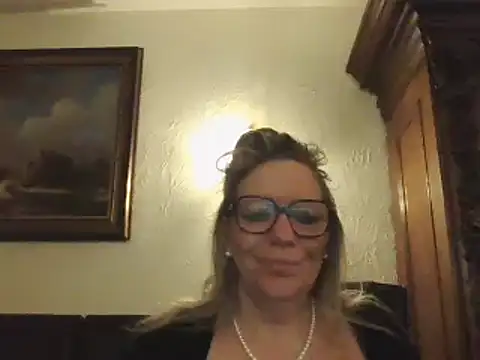 Snapshot of Silkesquirt chatting on December 11, 2024, 7:20 am Silkesquirt online show from December 11, 2024, 7:20 am