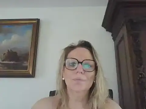 Snapshot of Silkesquirt chatting on February 20, 2025, 10:37 am Silkesquirt online show from February 20, 2025, 10:37 am