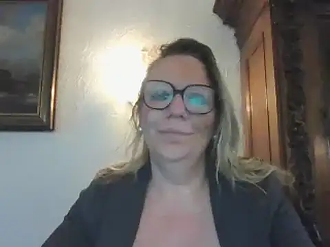 Snapshot of Silkesquirt chatting on February 28, 2025, 7:48 am Silkesquirt online show from February 28, 2025, 7:48 am