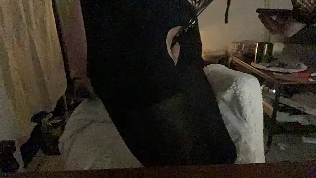 P4RtYBOII92 online show from December 21, 2025, 10:43 pm