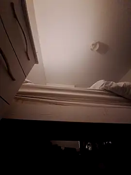 steb1980 online show from November 7, 2025, 11:08 pm