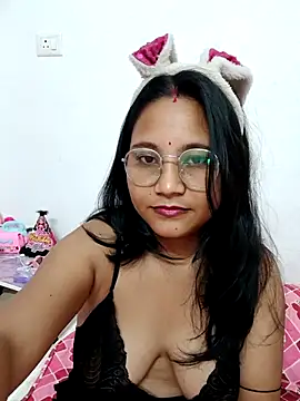Snapshot of Cuterinki chatting on May 5, 2026, 8:34 pm Cuterinki online show from May 5, 2026, 8:34 pm