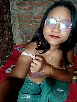 Snapshot of Cuterinki chatting on April 8, 2026, 8:32 pm Cuterinki online show from April 8, 2026, 8:32 pm