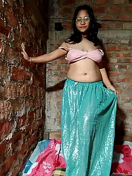Snapshot of Cuterinki chatting on April 16, 2026, 9:04 pm Cuterinki online show from April 16, 2026, 9:04 pm