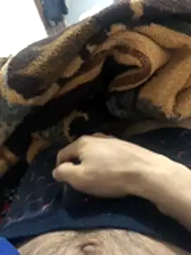 kerimyuce online show from December 5, 2025, 7:23 pm