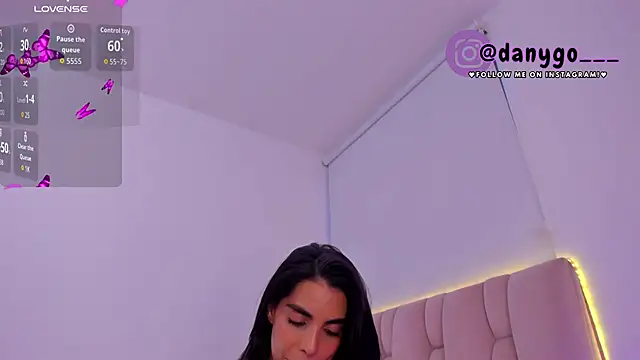 Snapshot of ZarianaEvanz chatting on November 2, 2025, 10:26 pm ZarianaEvanz online show from November 2, 2025, 10:26 pm