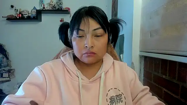 Snapshot of Shaddycute_ chatting on April 15, 2026, 5:39 pm Shaddycute online show from April 15, 2026, 5:39 pm