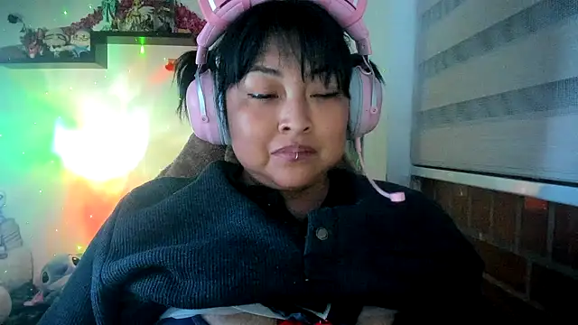 Snapshot of Shaddycute_ chatting on March 24, 2026, 12:43 am Shaddycute online show from March 24, 2026, 12:43 am
