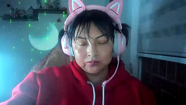 Snapshot of Shaddycute_ chatting on April 13, 2026, 3:54 am Shaddycute online show from April 13, 2026, 3:54 am