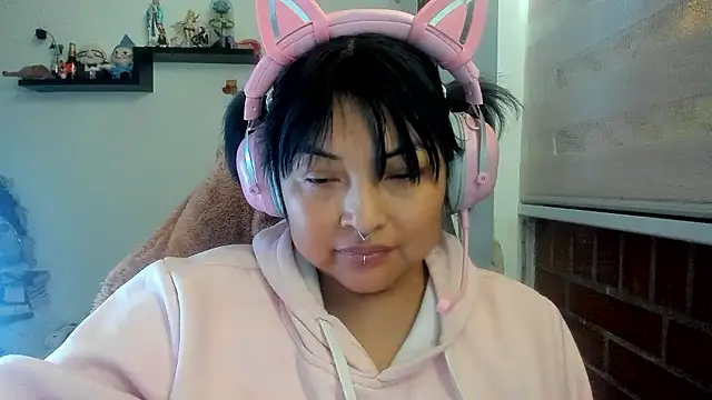 Snapshot of Shaddycute_ chatting on April 15, 2026, 7:58 pm Shaddycute online show from April 15, 2026, 7:58 pm