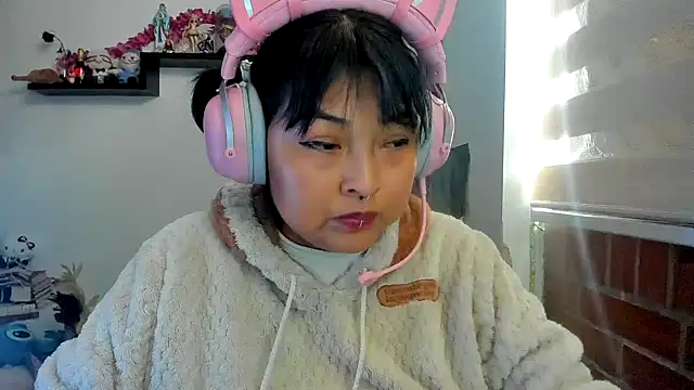 Snapshot of Shaddycute_ chatting on April 5, 2026, 4:13 pm Shaddycute online show from April 5, 2026, 4:13 pm