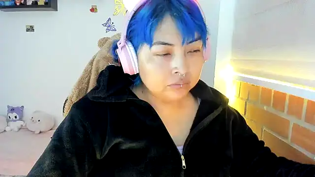 Shaddycute  online show from October 28, 2025, 2:38 pm