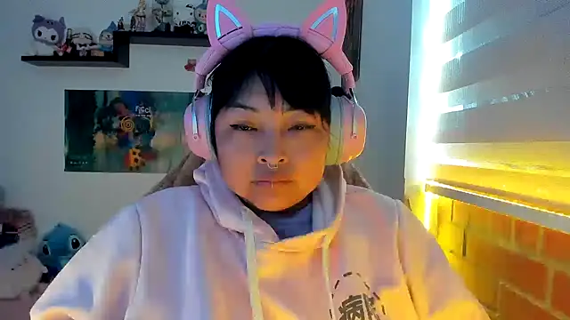 Shaddycute  online show from February 24, 2026, 1:34 pm