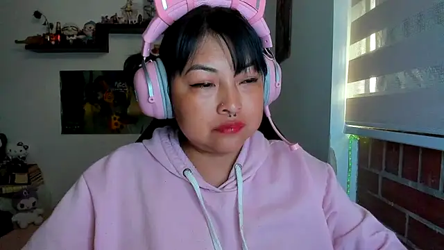 Shaddycute  online show from March 10, 2026, 1:26 pm