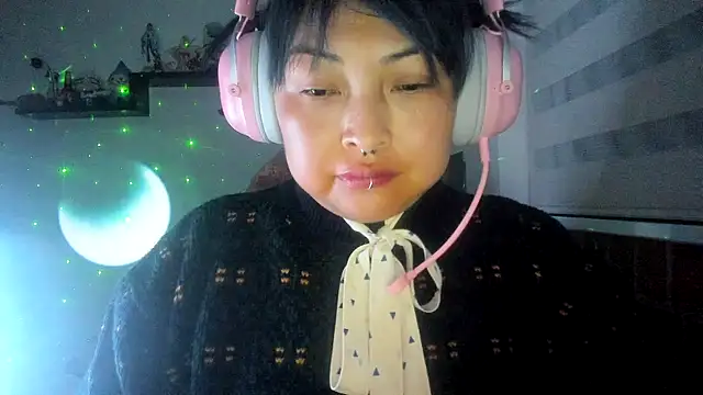 Snapshot of Shaddycute_ chatting on April 10, 2026, 1:56 am Shaddycute online show from April 10, 2026, 1:56 am