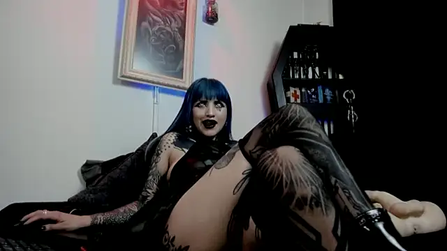 Snapshot of DimmuandDarkness chatting on July 18, 2026, 6:22 am DimmuandDarkness online show from July 18, 2026, 6:22 am