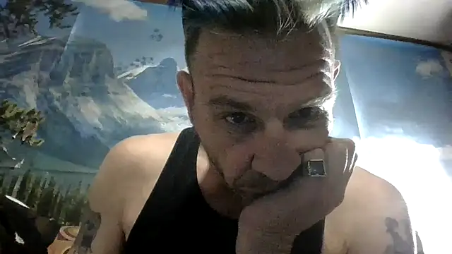 Snapshot of gettinit2wice chatting on July 4, 2026, 11:27 am gettinit2wice online show from July 4, 2026, 11:27 am